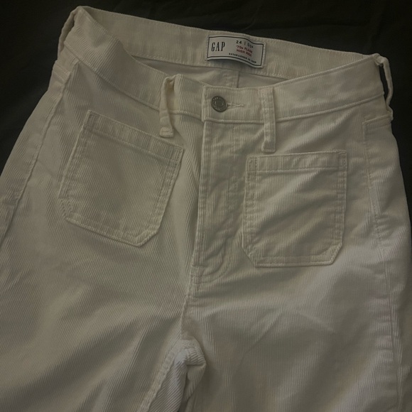 GAP 70’s Flare High Rise - Picture 2 of 3